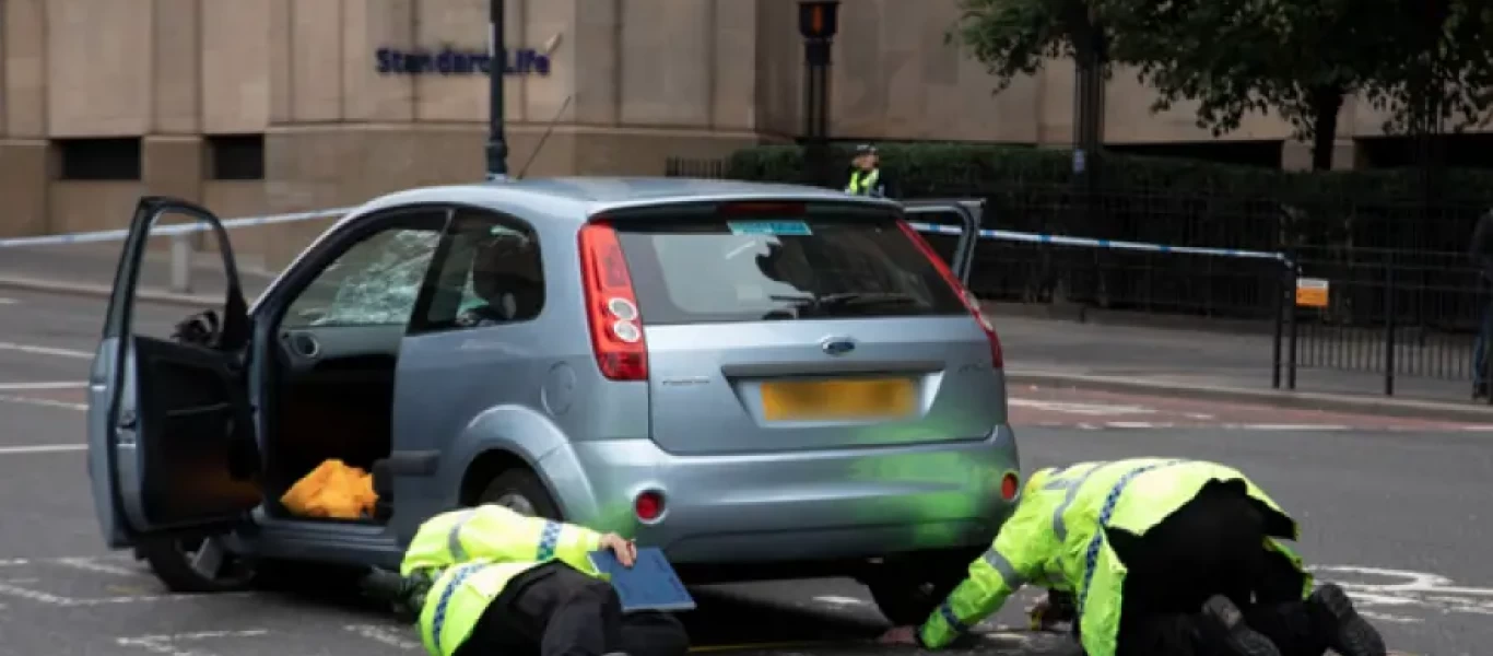 «Πανικός» στη Σκωτία: Αυτοκίνητο έπεσε πάνω σε πεζούς - Τραυματίστηκαν πέντε άτομα